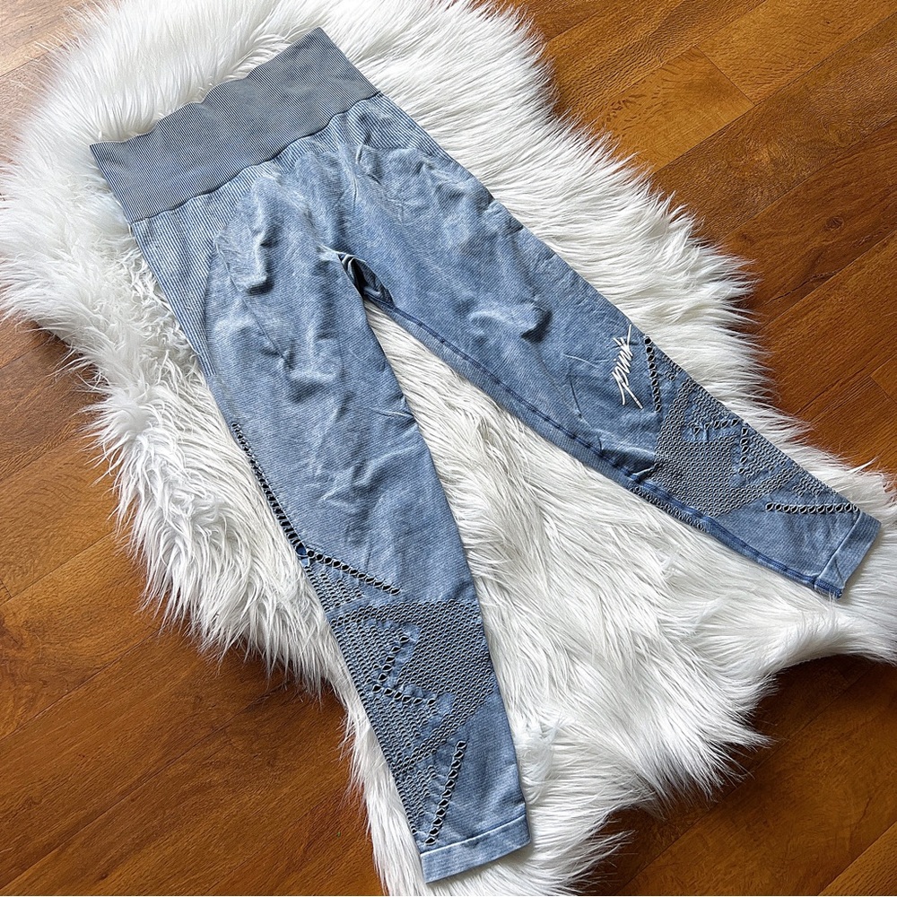 💖PINK Seamless Acid Wash Leggings💖